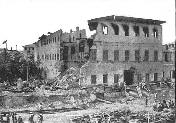 Imagen del el palacio del sultán destruido después del ataque
